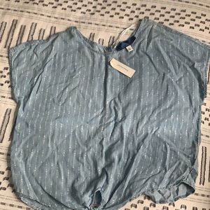 Francesca’s short sleeve denim top size large never worn